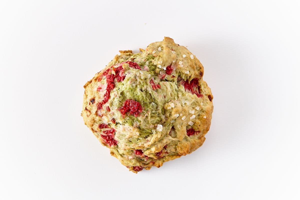 Scone Matcha framboise / Raspberry Matcha Scone