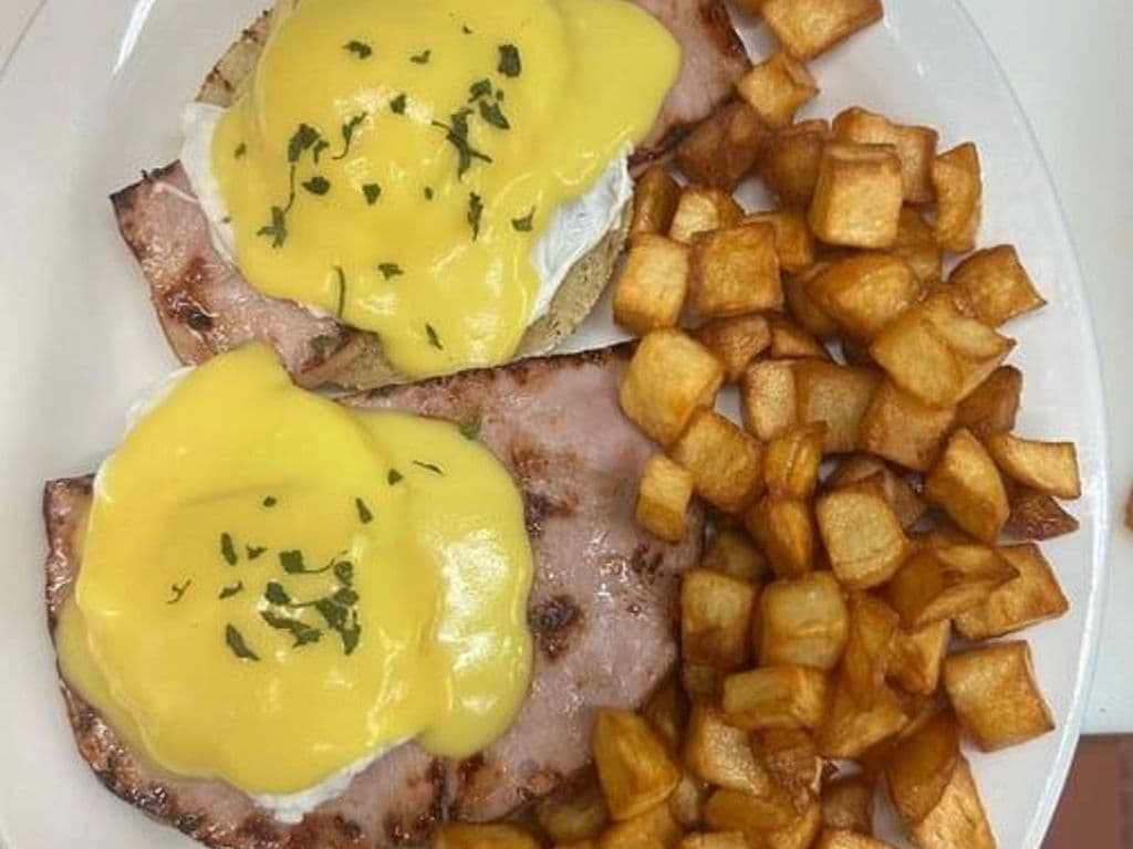Eggs Benny