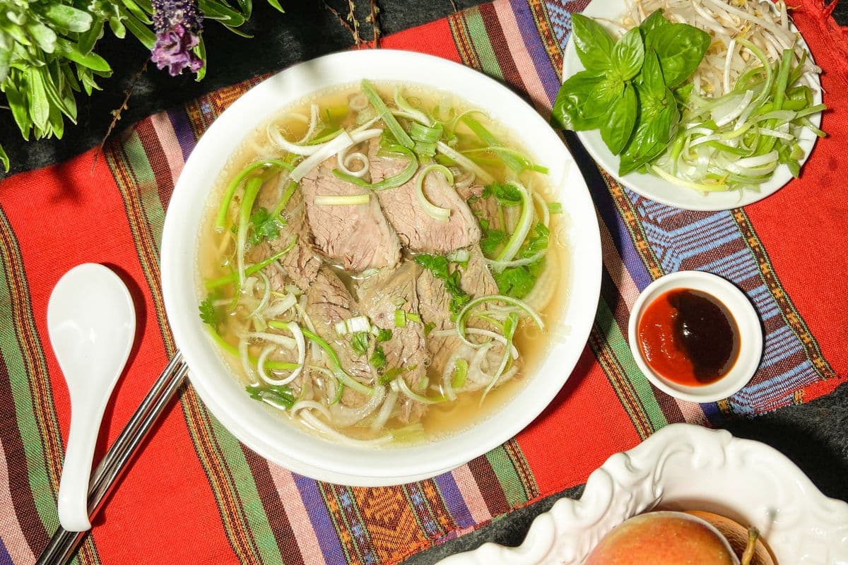 N3. Well Done Beef with Rice Noodle Soup / Phở Chin