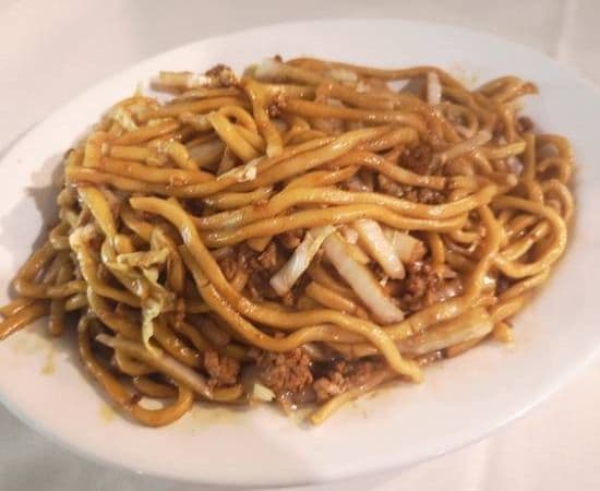 27. Nouilles avec poulet ou porc style Shanghai / Chicken or Pork Shamghai Style Noodles /上海粗炒