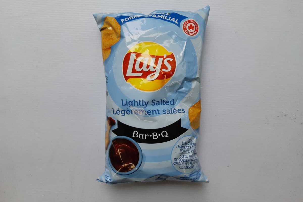 Lay's Lightly Salted BBQ Potato chips 235 g