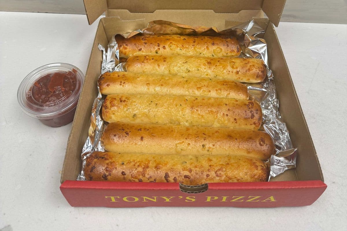 Cheesy Garlic Breadsticks w/ Marinara (pack of 6)