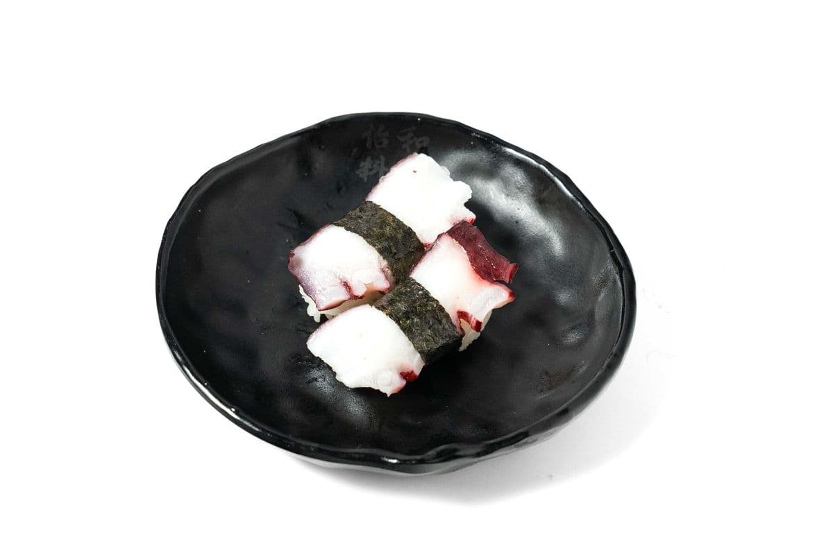 Octopus Sushi (2pcs)