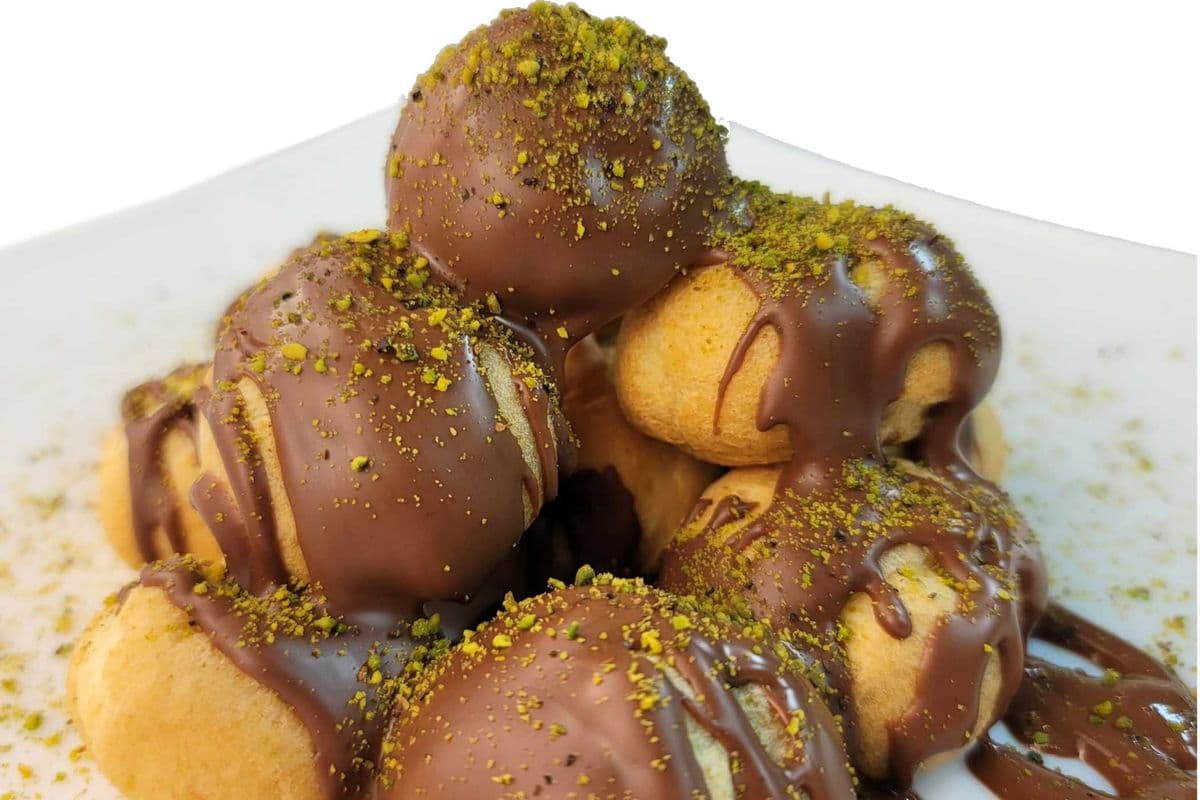 Cream Puffs Pyramid