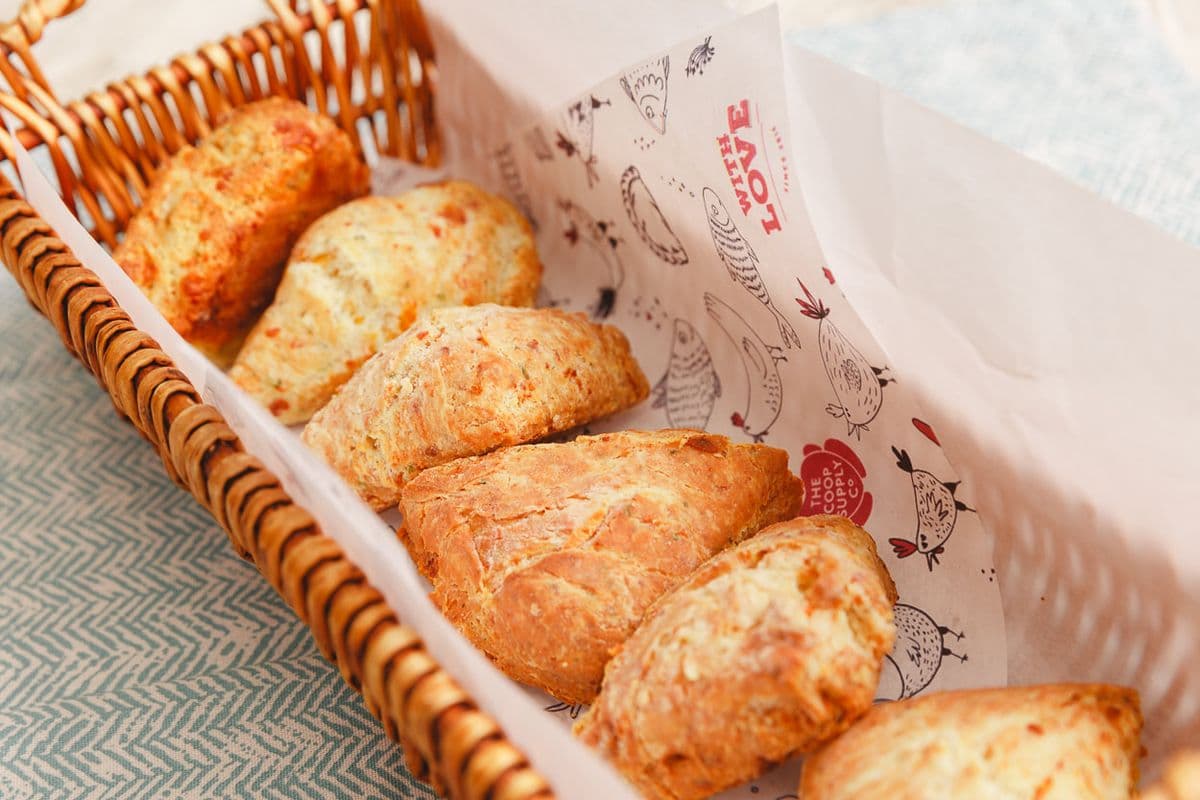 6 Cheddar Onion Scones