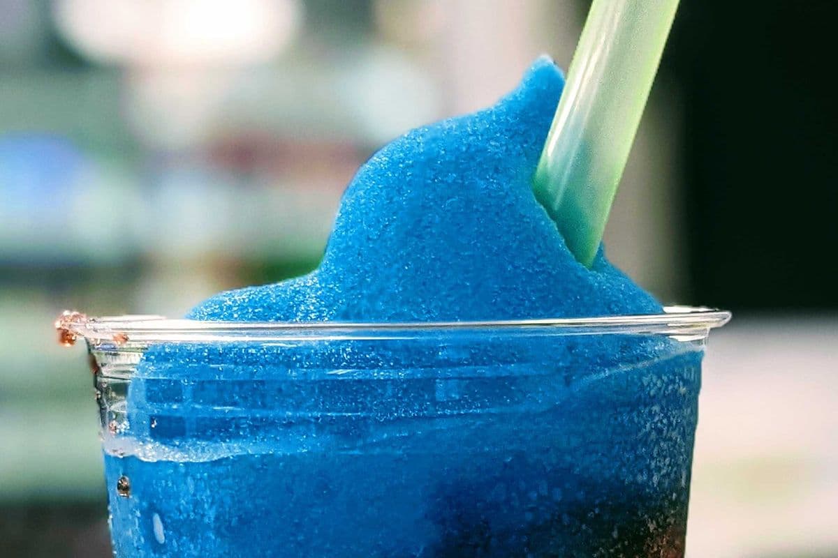 MEGA LARGE SLUSH (32 OUNCES)