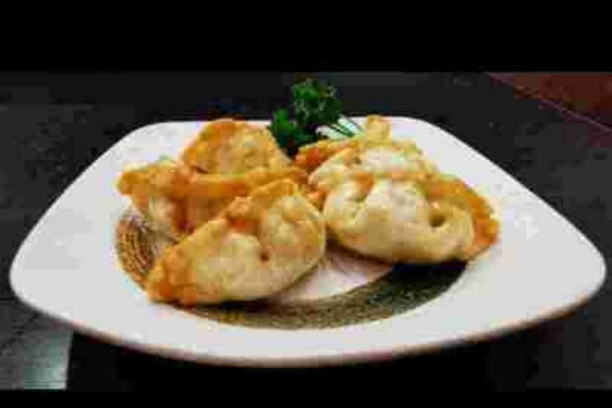 13. Gyoza (6 pcs)