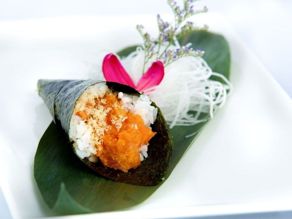 563.Spicy Salmon Handroll(1pc)