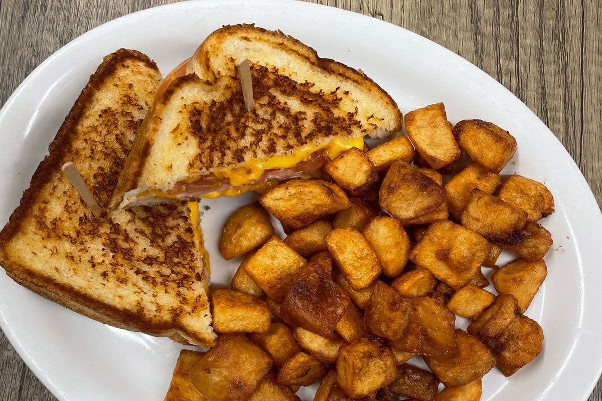 Grilled Ham Cheese and Tomato Sandwich