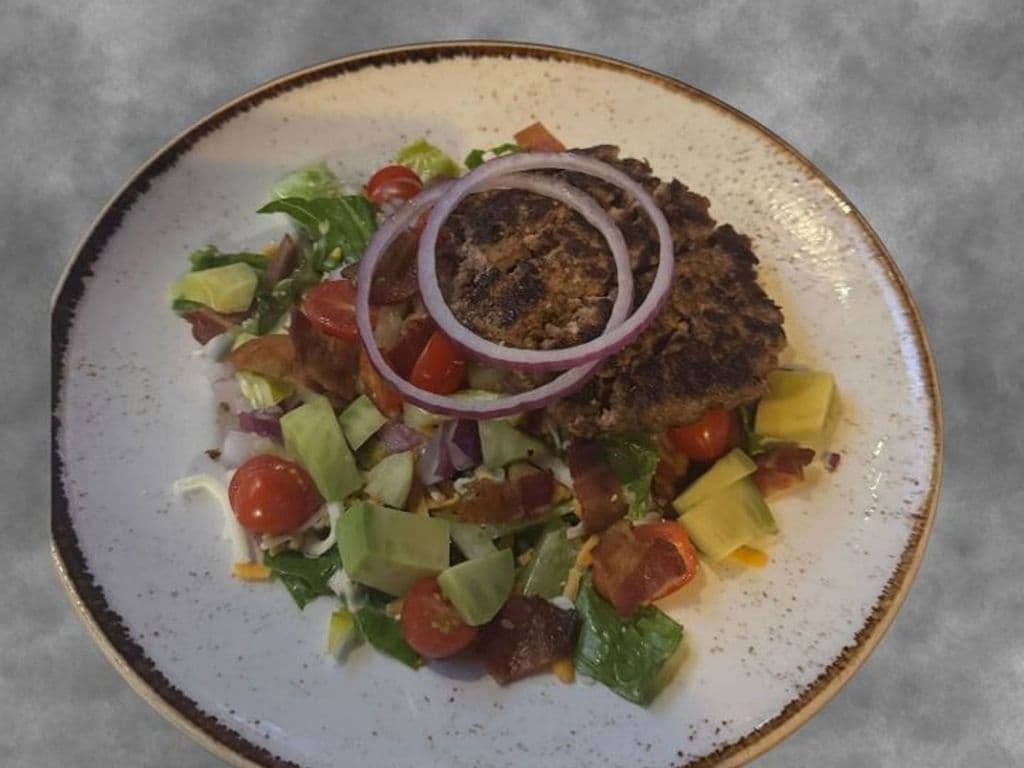 DECONSTRUCTED BURGER SALAD