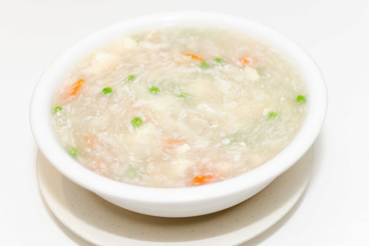 010 Diced Medley of Seafood Served in a Rich Broth 彩霞帶子羹
