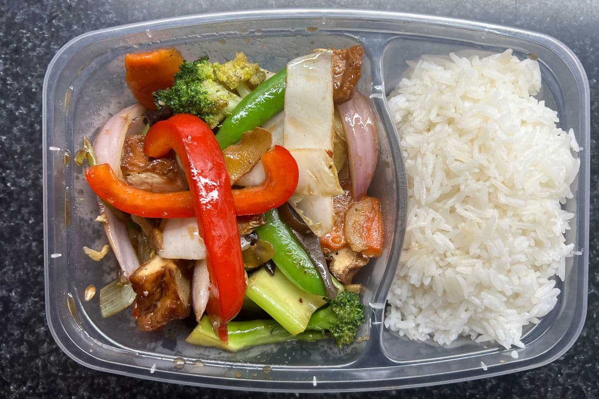 Tofu Phad Khing (A.K.A Ginger Tofu) (Vegan) [REFRIGERATED, COLD]