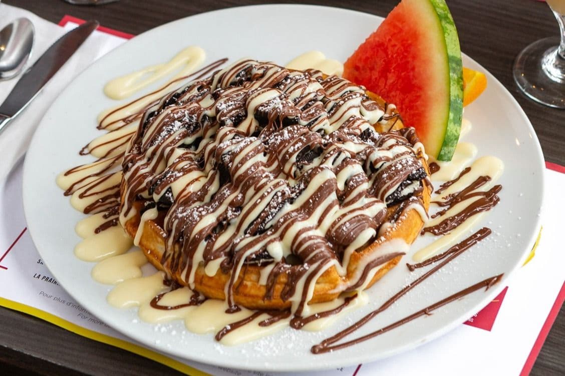 Demi-gaufre avec Oréo, crème anglaise et Nutella