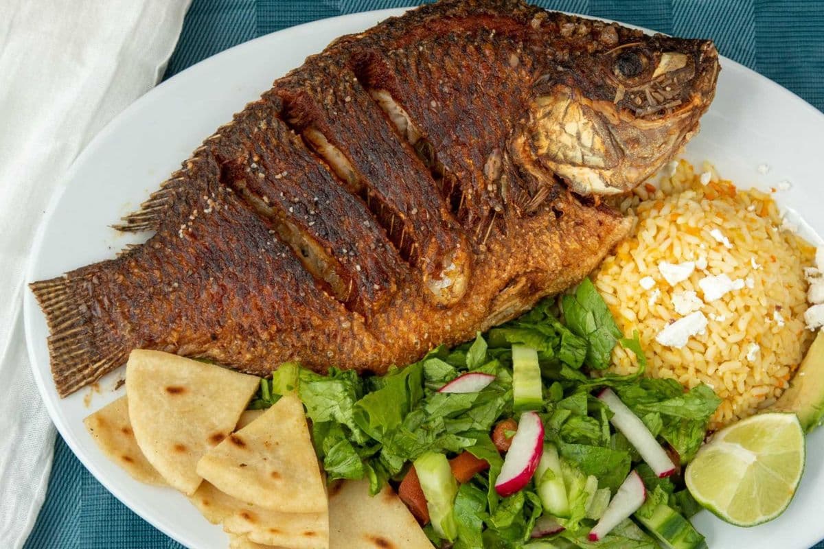 Whole Fried Fish Dish (Pescado Frito)