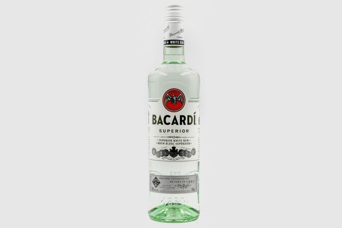 Bacardi White (750 ml) (1 x 750ml)