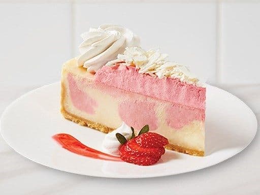 Tranche de Gâteau au Fromage Fraises sauvages & crème / Wild Strawberries & Cream cheesecake slice