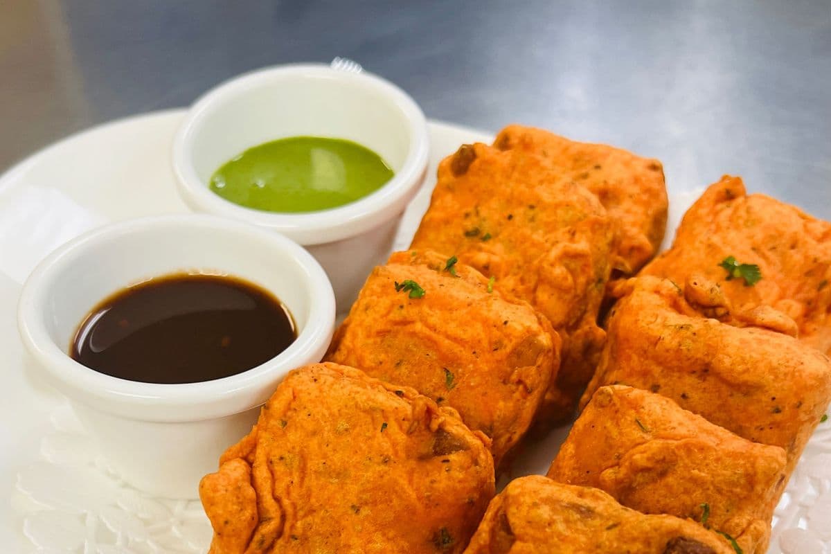 Paneer Pakoras (8 pcs)