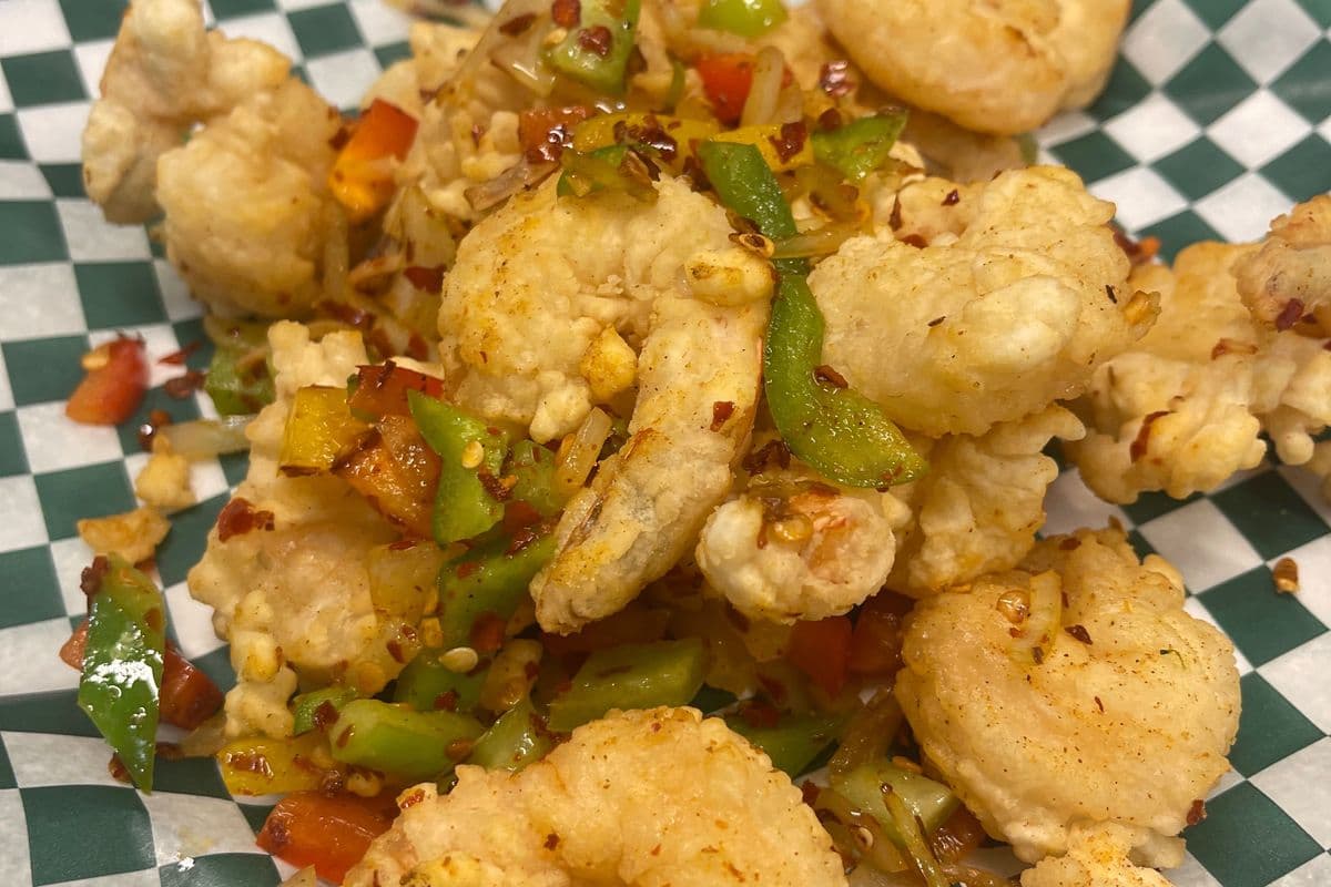 F5. Spicy Pepper Prawns