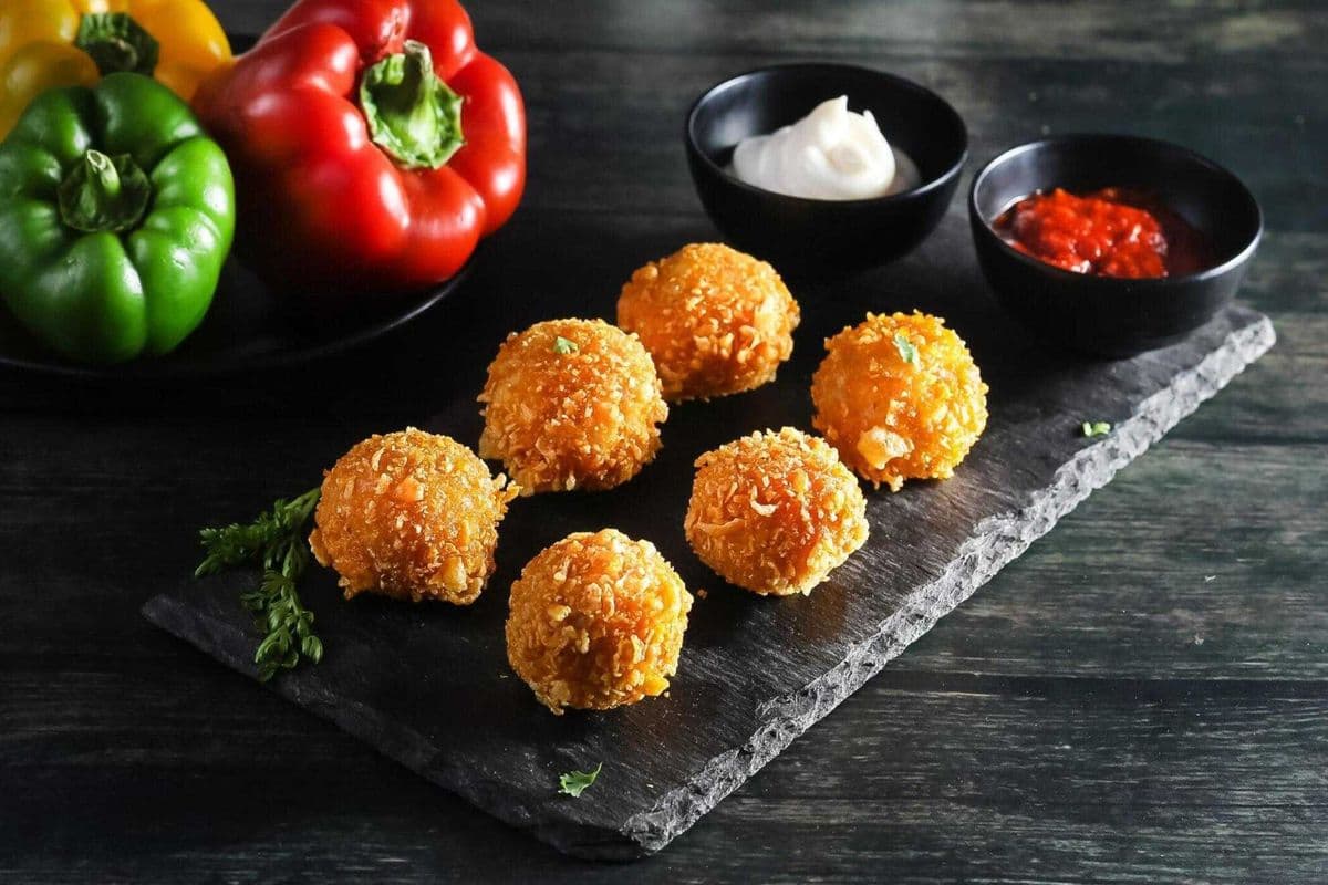 Veg Kurkure momos (8pcs)