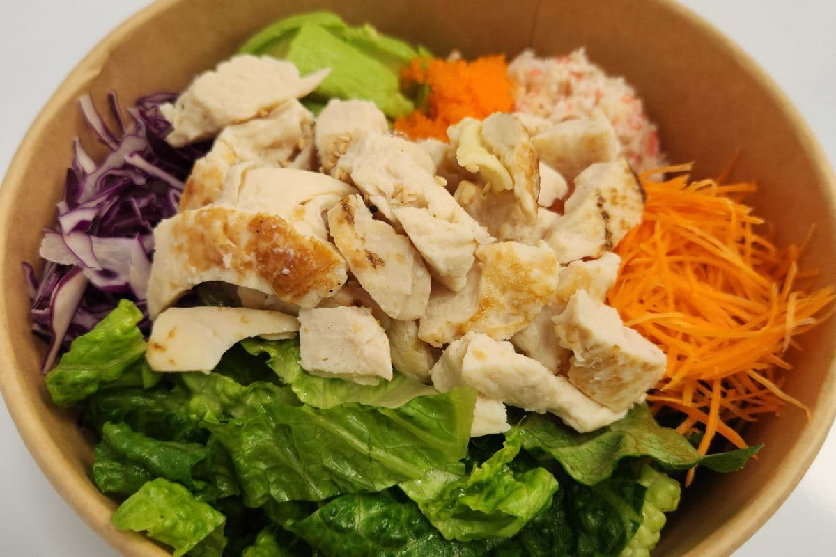F4. Smoked Chicken Poke