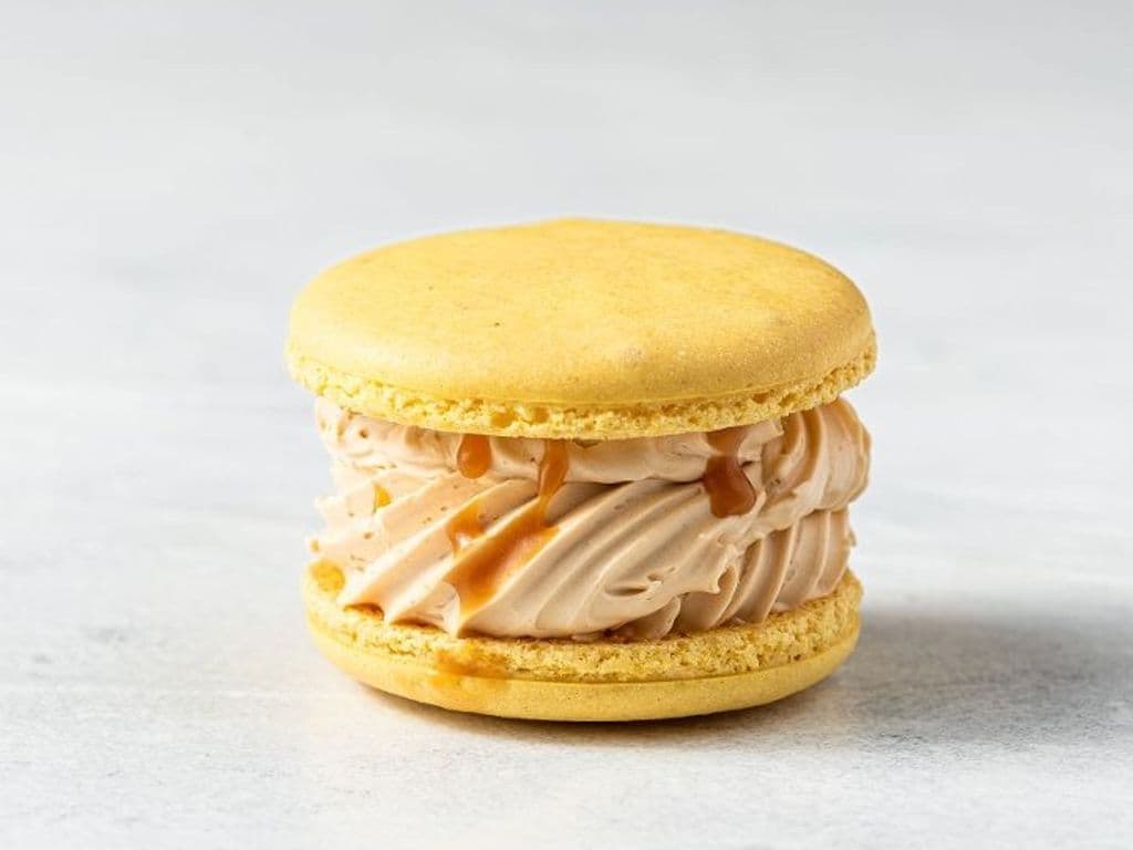 Salty Caramel Macaron