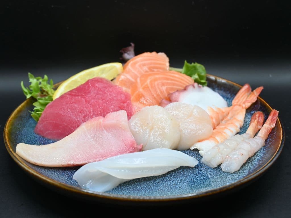Assorted Sashimi (12 Pcs)