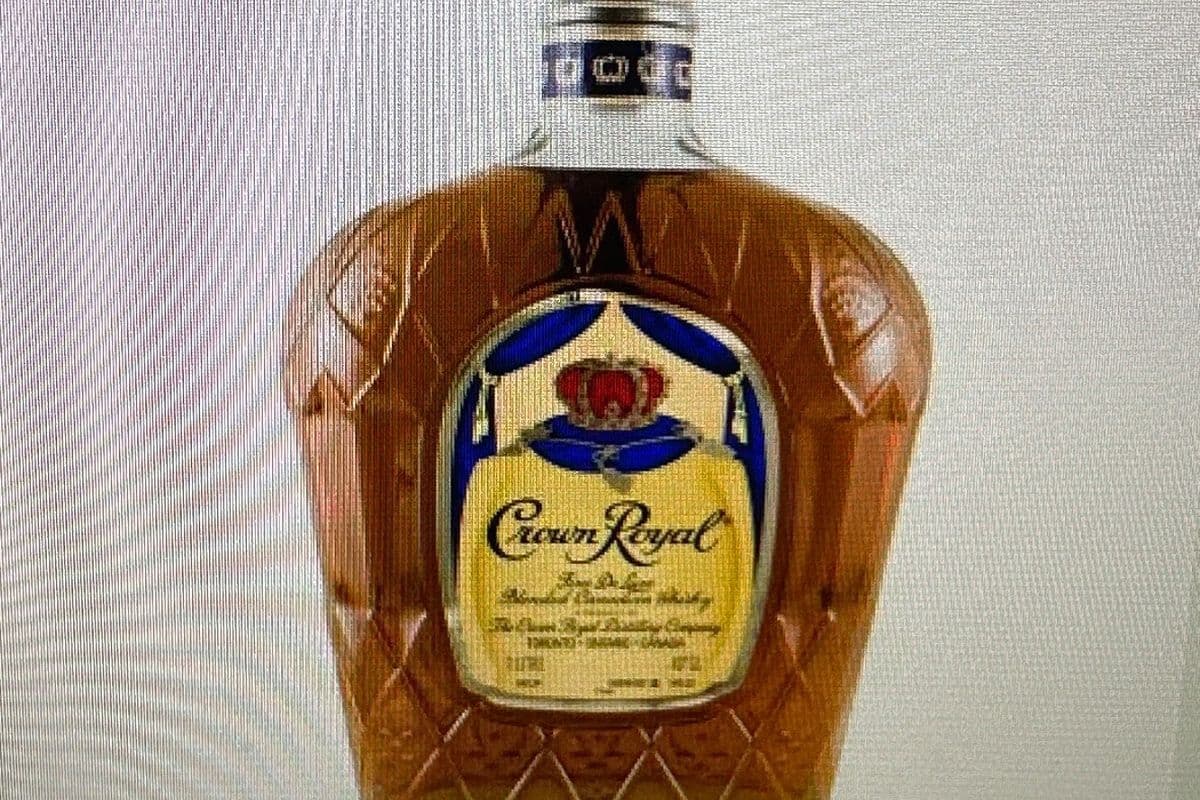 Crown Royal Canadian Whiskey (1 x 1.14 L)
