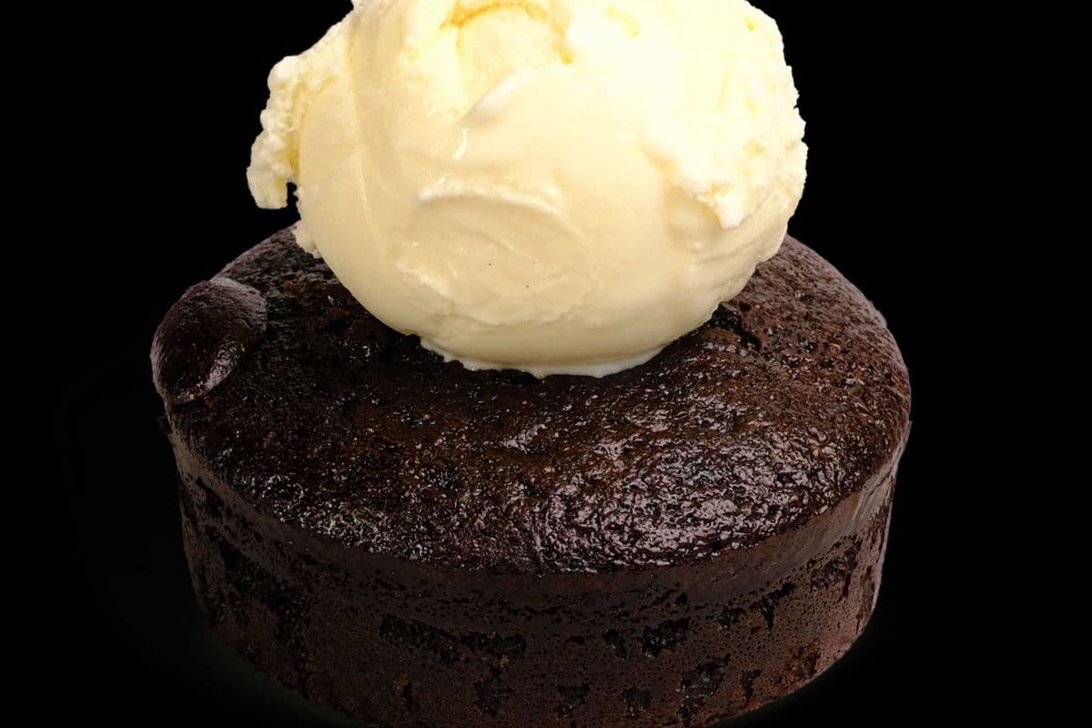 Chocolate Lava cake (500 Cal)