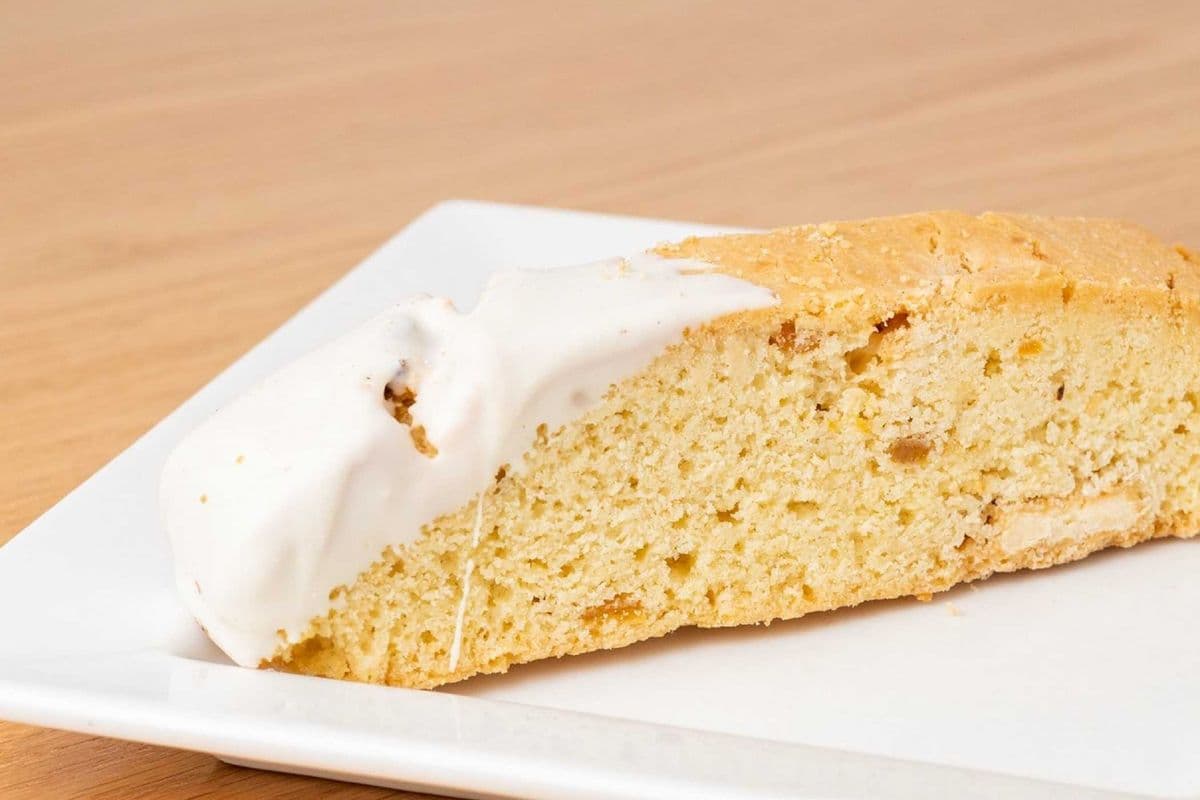 Apricot and White Chocolate Biscotti