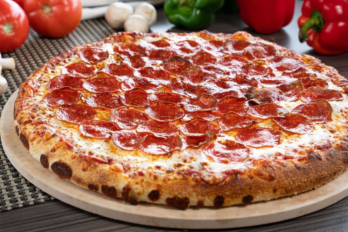 Small Deluxe Pepperoni Pizza