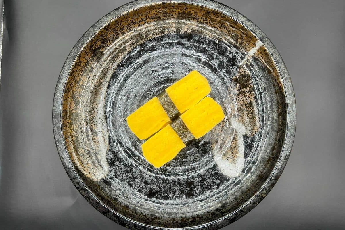 Tamago Nigiri (2 pcs)