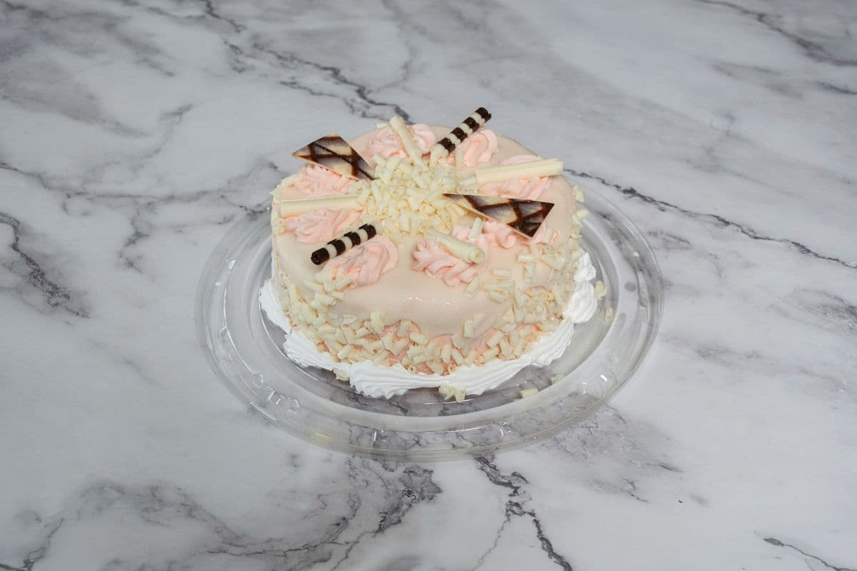 Vanilla 8" Cake