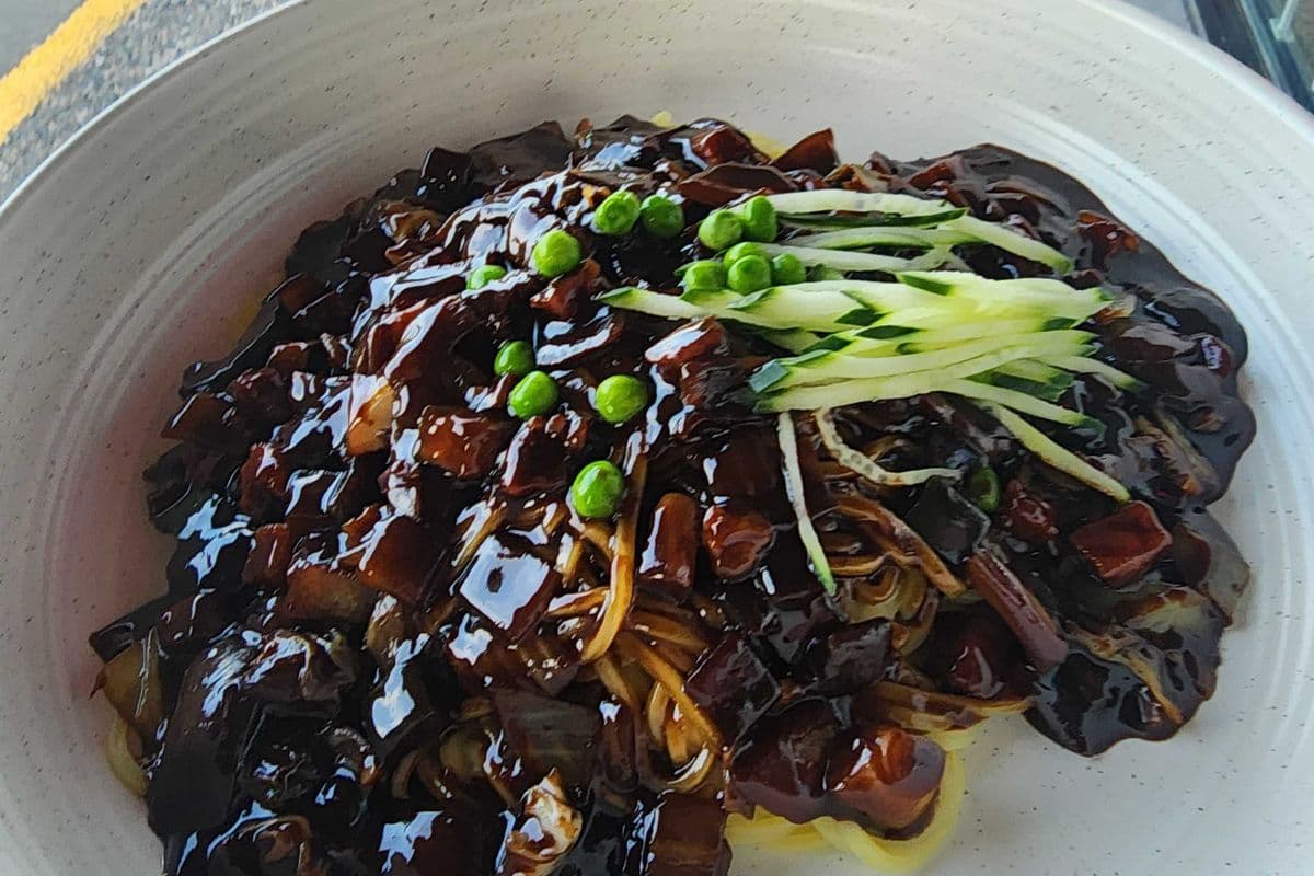 Black Bean Sauce Noodles (Pork)