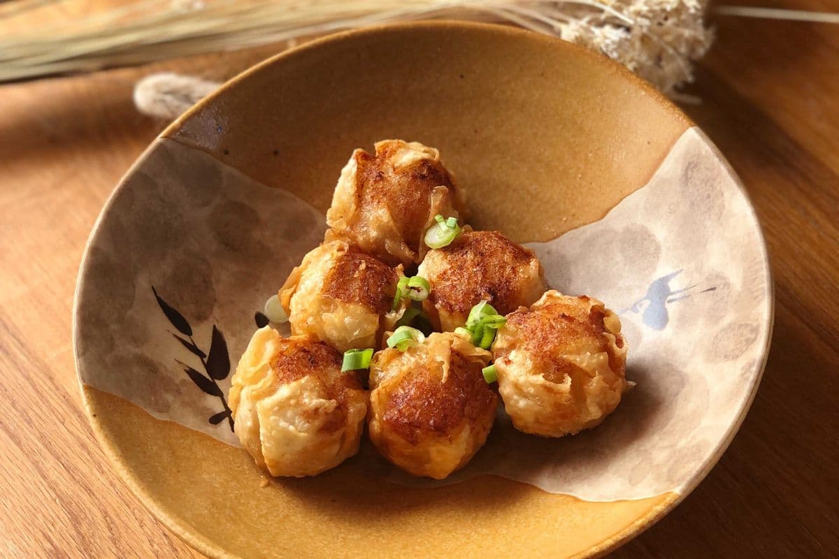 A8. Shrimp Dumplings (6 pcs)