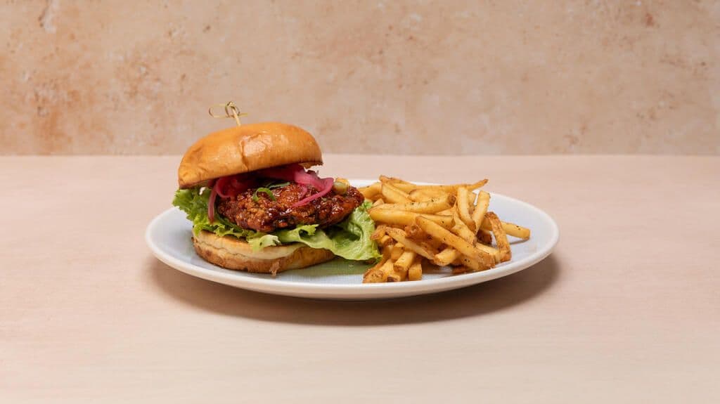 Korean Fried Chicken Burger / Burger de poulet frit coréen