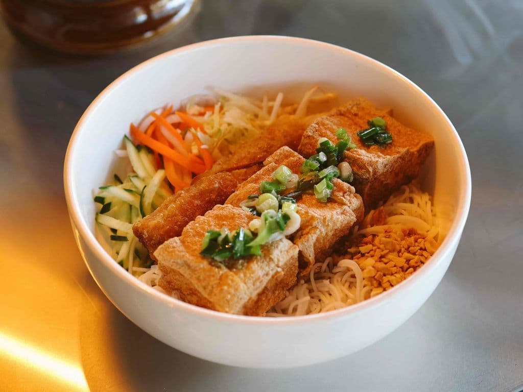 B01 - Vegan Vermicelli, Vegetarian Spring Rolls & Fried Tofu (Bún Chả Giò, Tàu Hủ Chay)