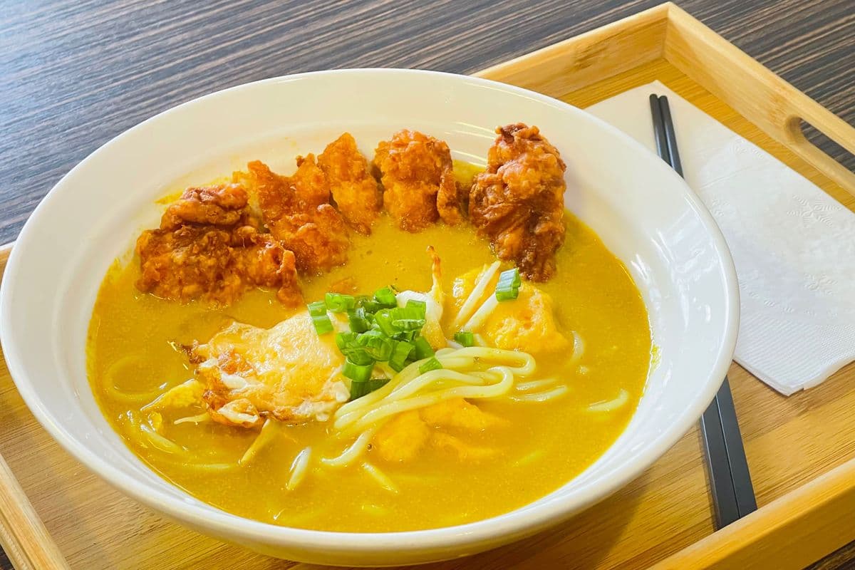 140.Seafood Laksa Vermicelli in soup