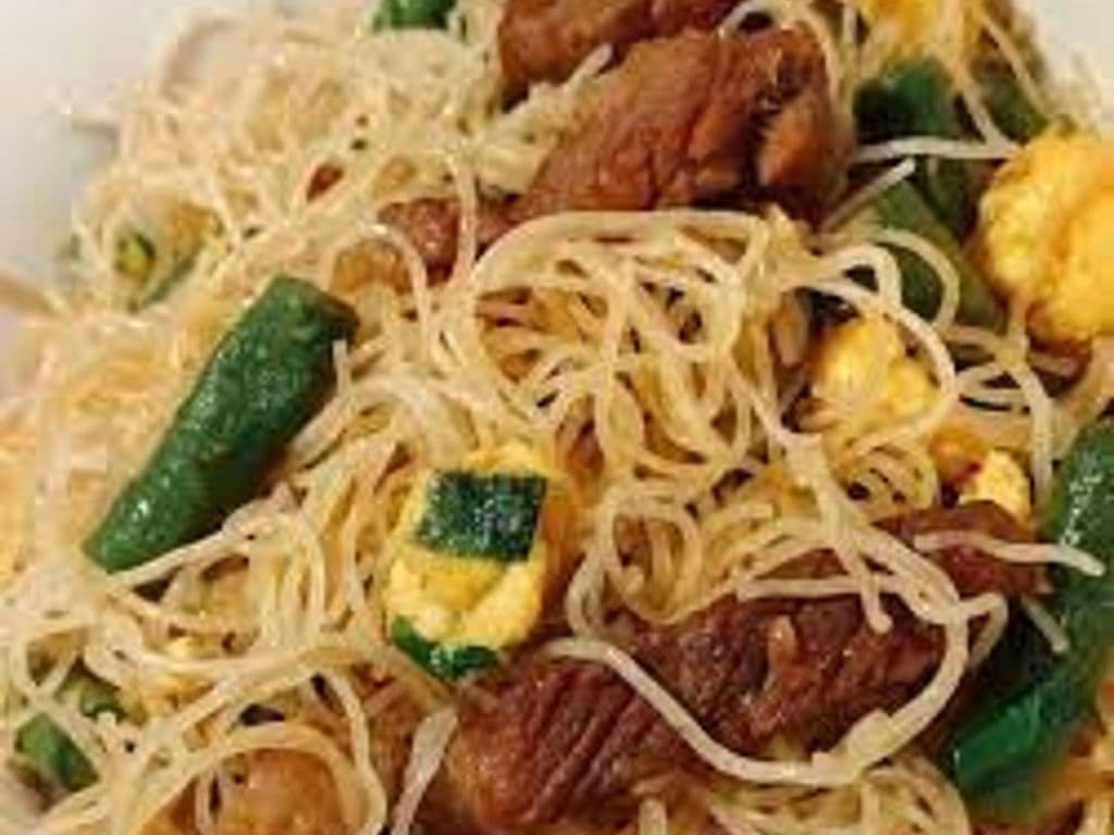 Beef Stir Fried Rice Noodle