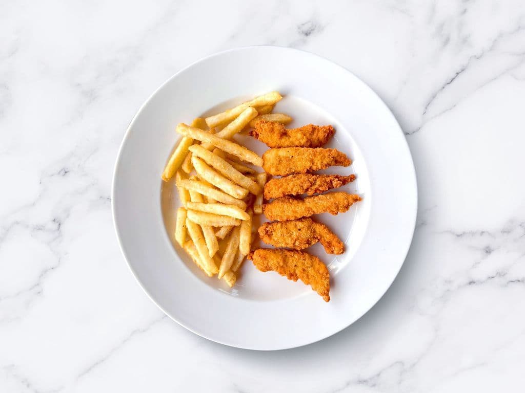 Chicken Strips with Fries (6 pcs)