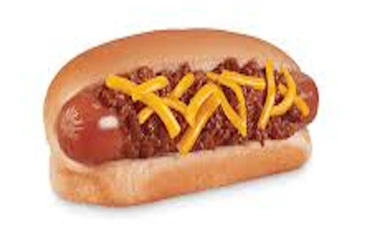 Hot Dog au Chili et Fromage /Hot Dog with Chili and Cheese