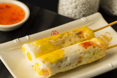 S6. Sausage (1 pc) with Egg 蛋包肠