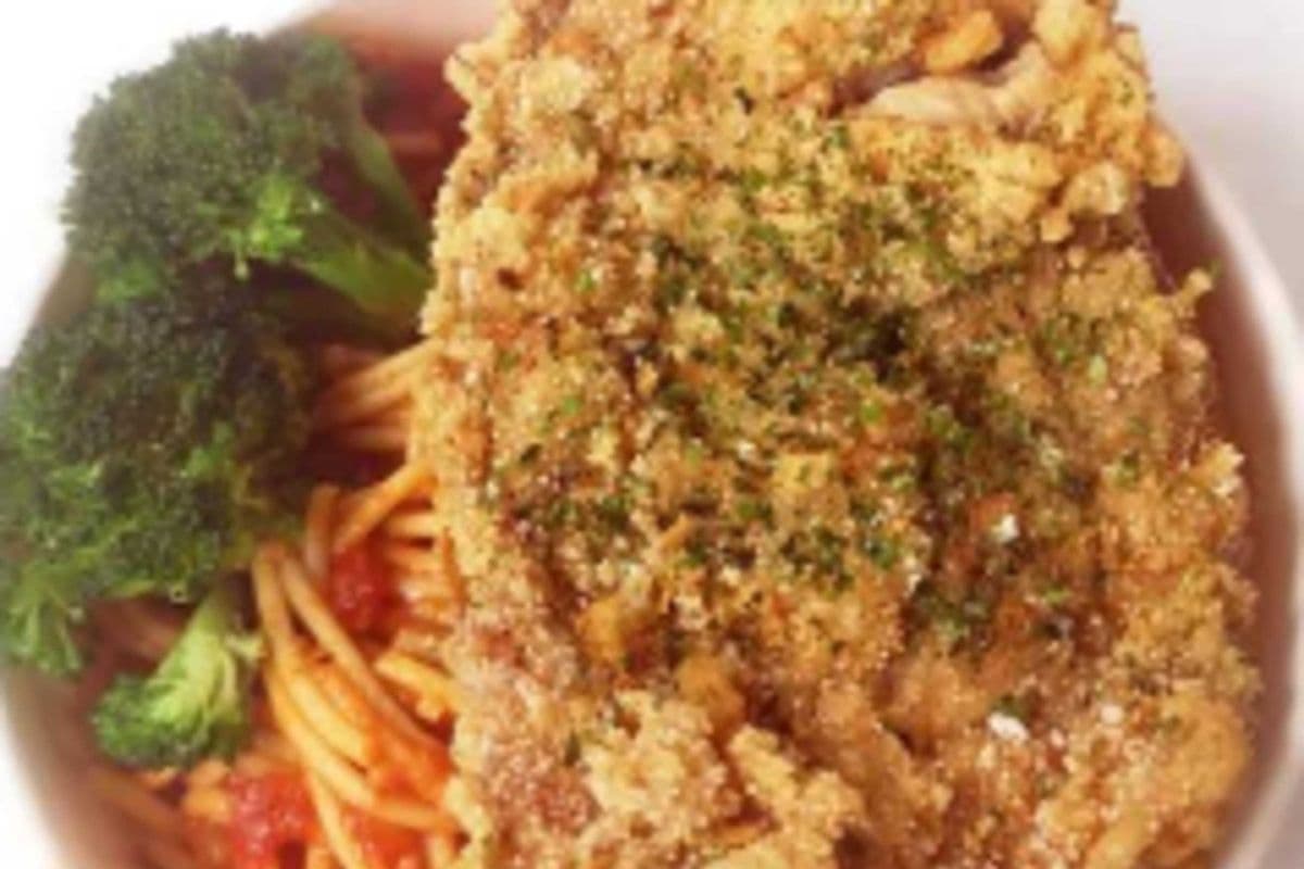 Fried Chicken Chop Spaghetti 炸鸡排意面
