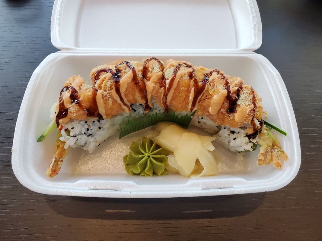 104. Hotto Salmon Roll (8 pcs)