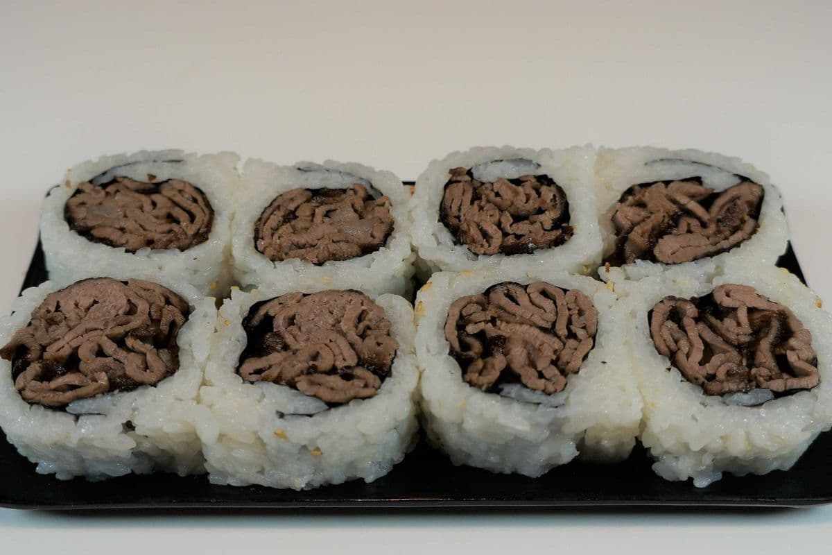 143. Beef Maki Roll (8 pcs)