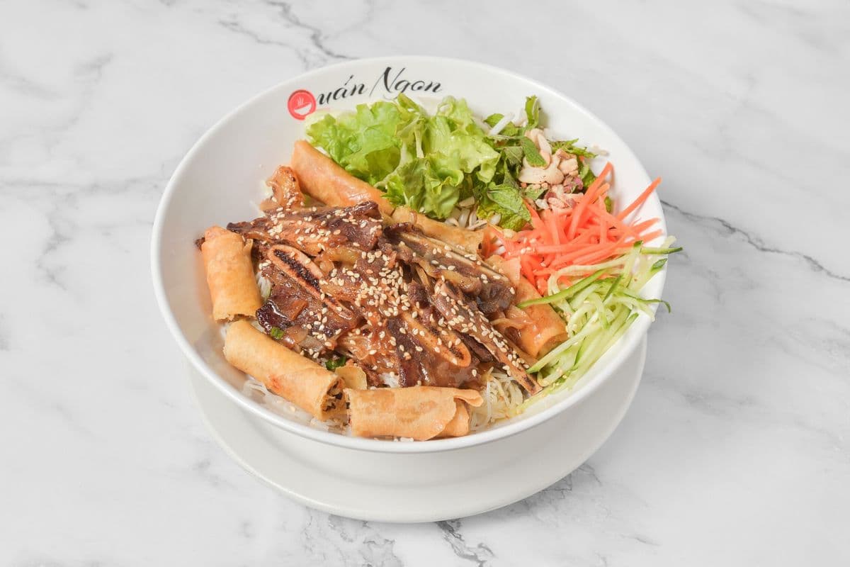 D6. Deluxe Grilled Beef Short Rib Vermicelli