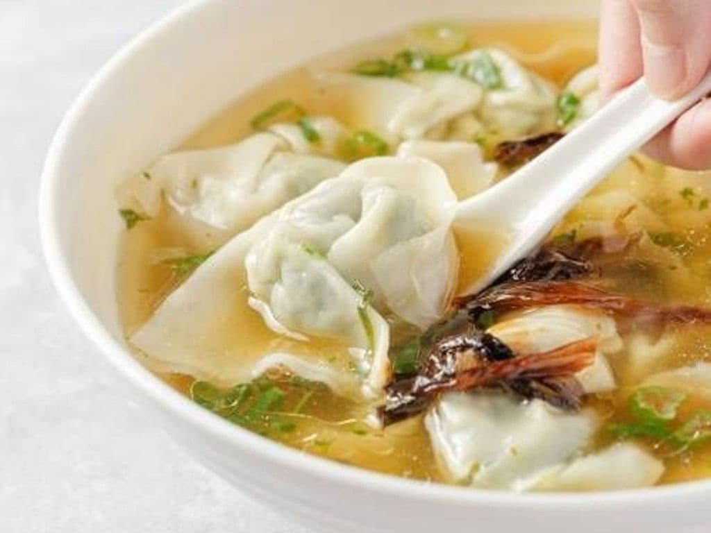 Légumes & Porc Wonton Soupe (10)/ Wonton Soup (vege & pork) 荠肉大馄饨（汤）