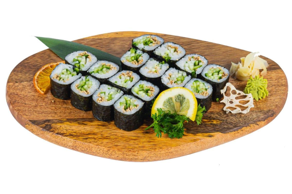 Cucumber Roll (16 pcs)