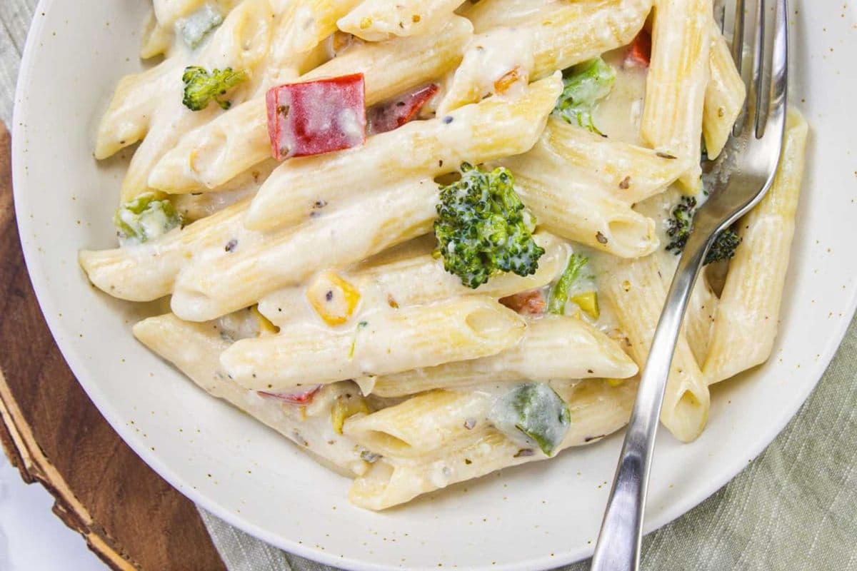 Pasta Veg White Sauce