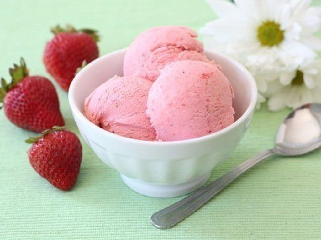 Strawberry iced cream