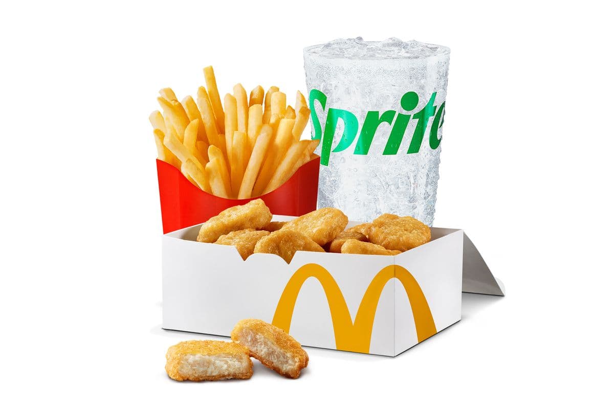 20 McNuggets Extra Value Meal (Serves 2) [1300-1720 Cals]